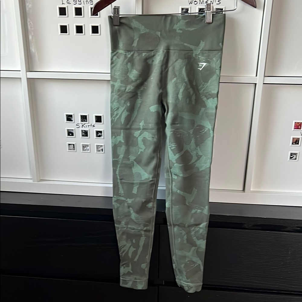 Gymshark Camouflage Green Leggings Performance Fit Size Medium